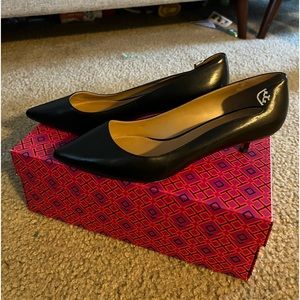 Tory Burch Elizabeth 40MM Pump Baby Calf | Size 9.5 | Black | Style No. 32453